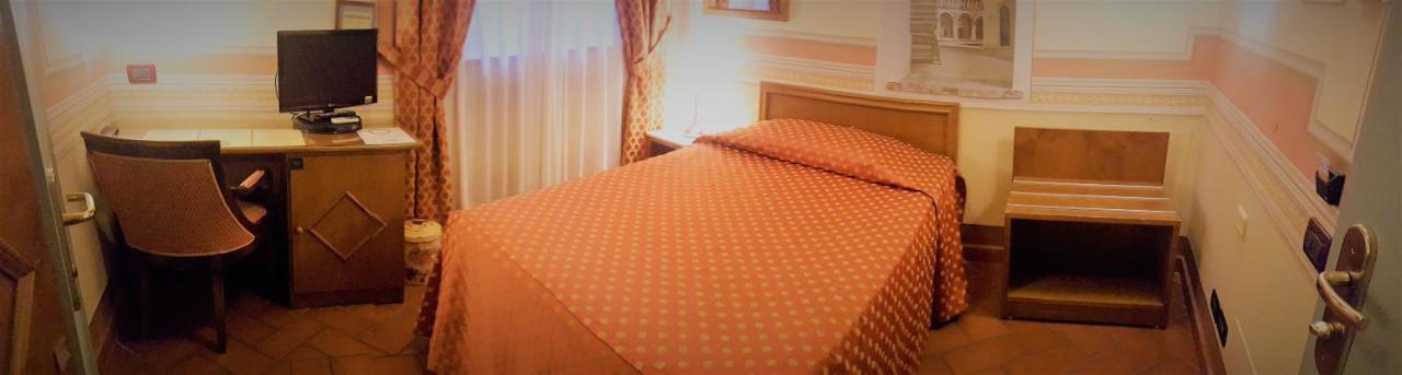 Albergo San Martino & Depandance Лука Екстериор снимка